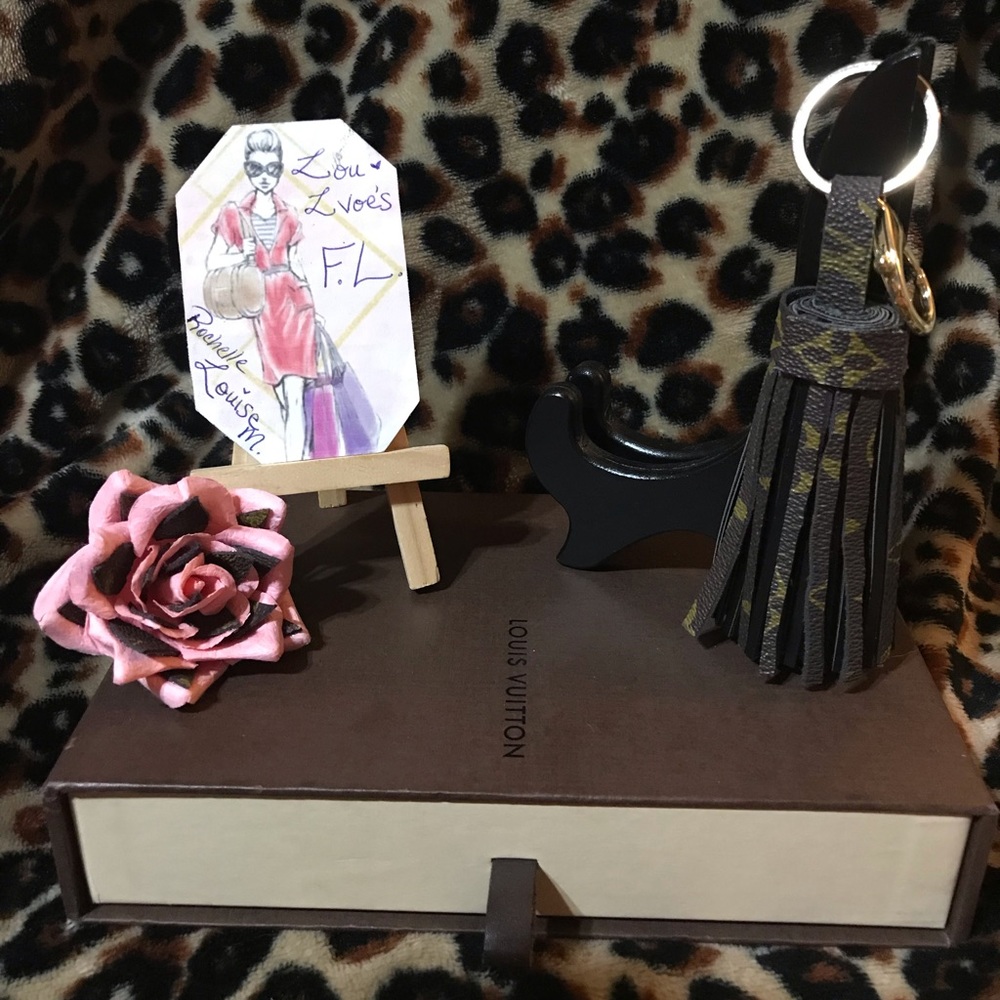 Vintage Charm Tassel, made from printed canvas.